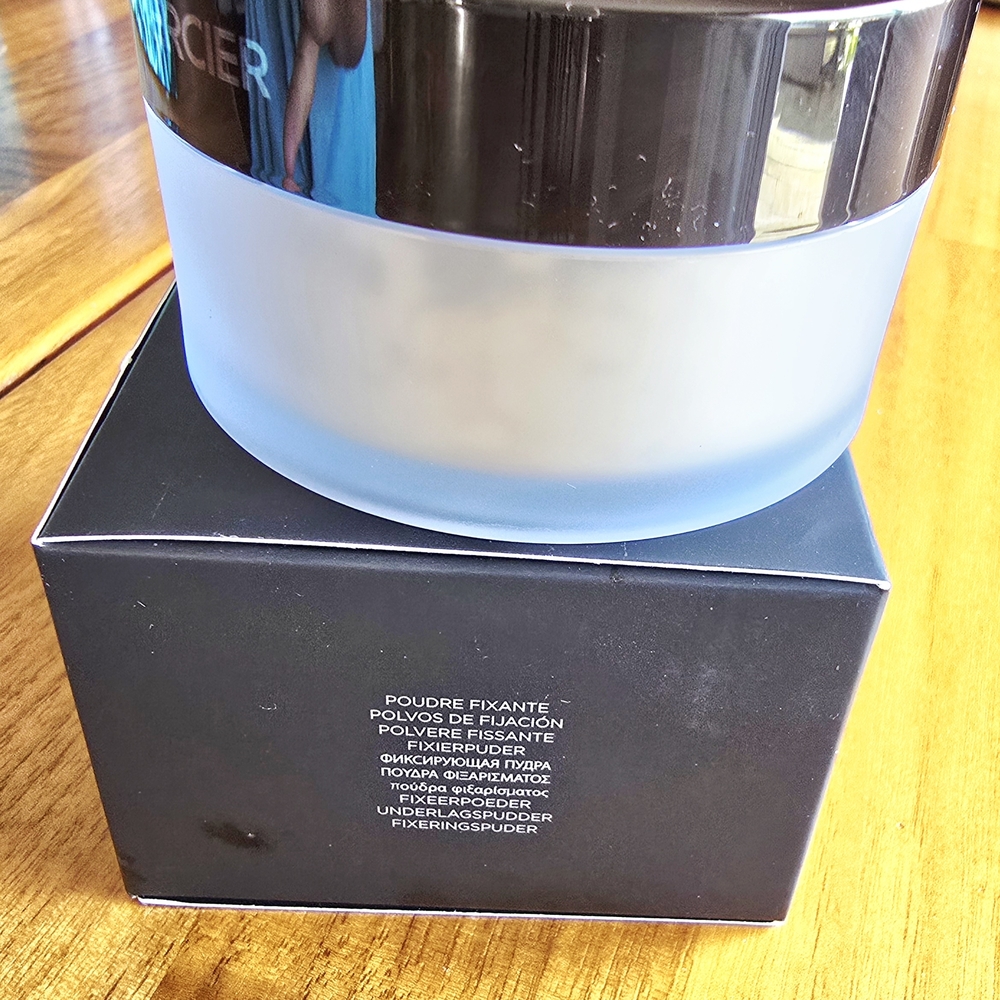 NEW! Laura Mercier Translucent Setting Powder In Translucent 29 g - Picture 6 of 8